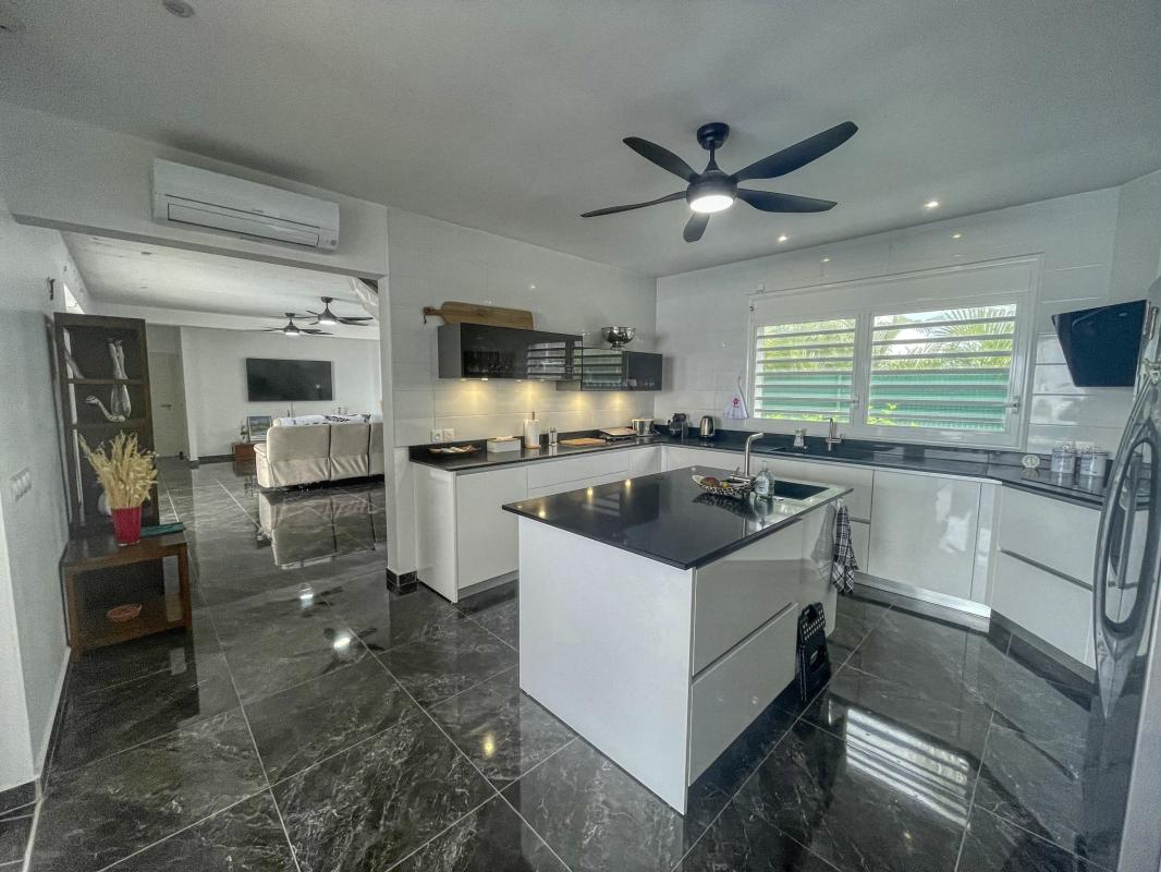 15.Location villa piscine Saint François Guadeloupe_Cuisine